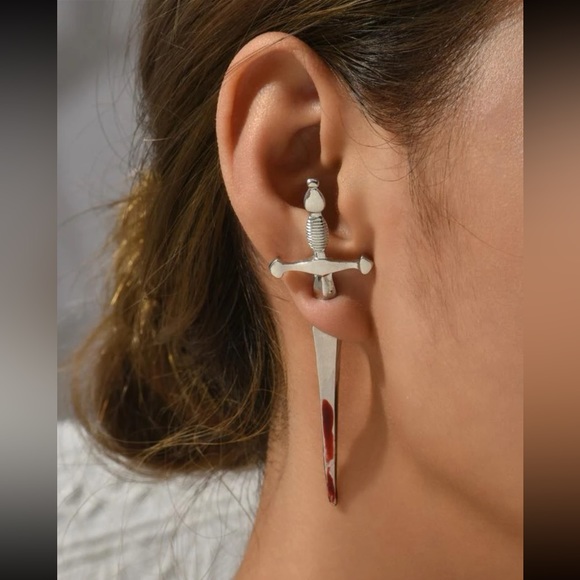 🩸 Awesome Blood Dagger Sword Ear Cuff Stud Earrings 🗡️ - Picture 4 of 4